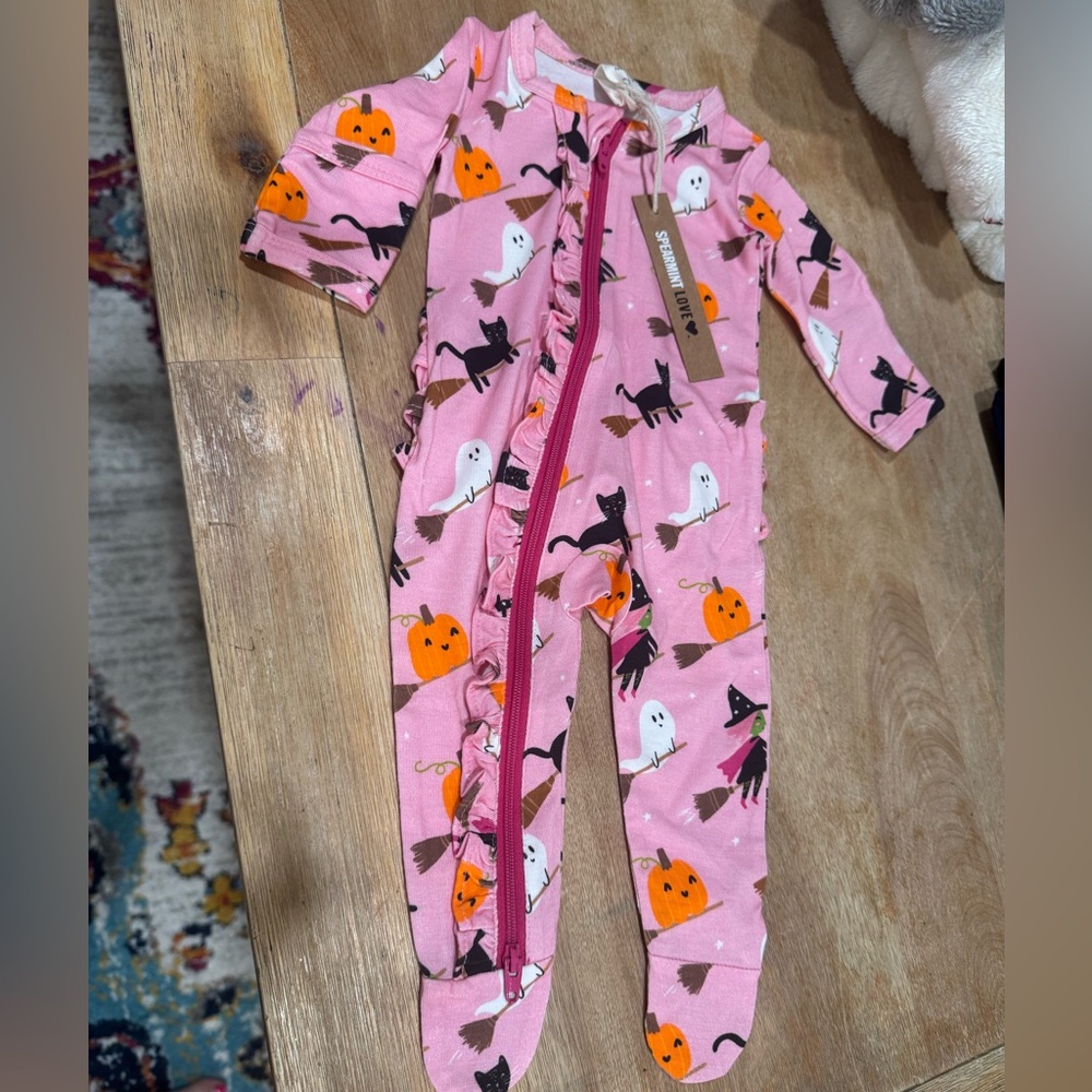 SpearmintLove Halloween girls footie pajamas, NWT